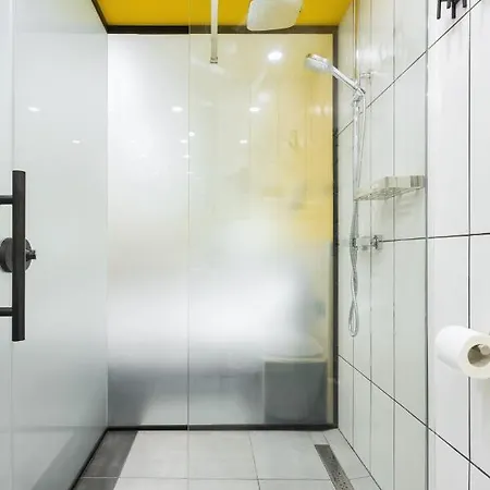 Отель Dovzhenko