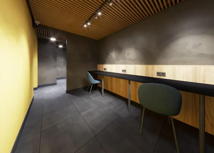 Отель Dovzhenko