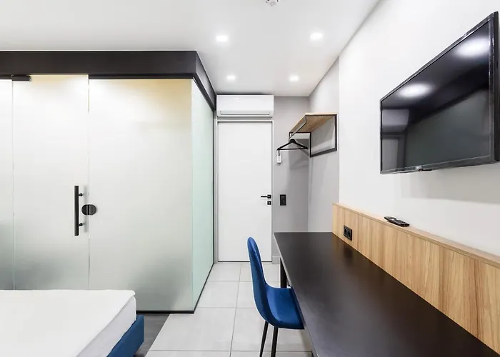 Dovzhenko Отель *